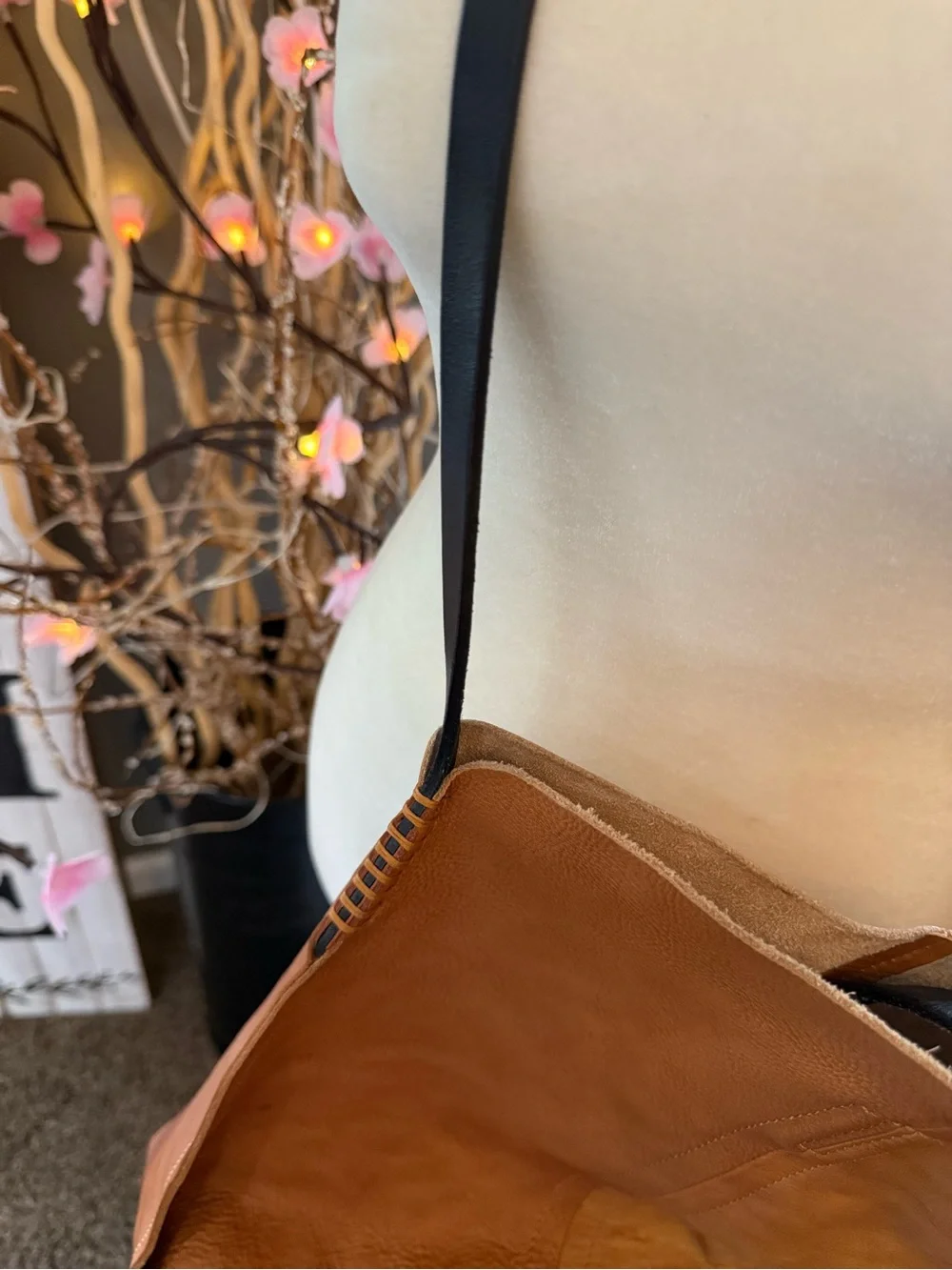 Old Trend Everyday Brown Leather Shoulder Bag with Black Straps
